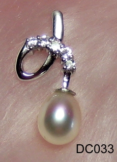 pearl pendant