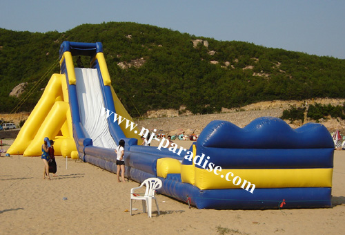 Giant Inflatable Water Slide