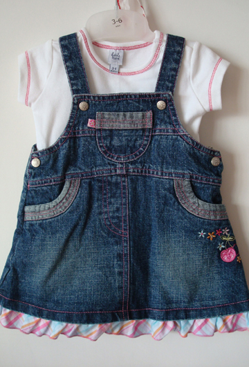 girl&#039;s denim dress