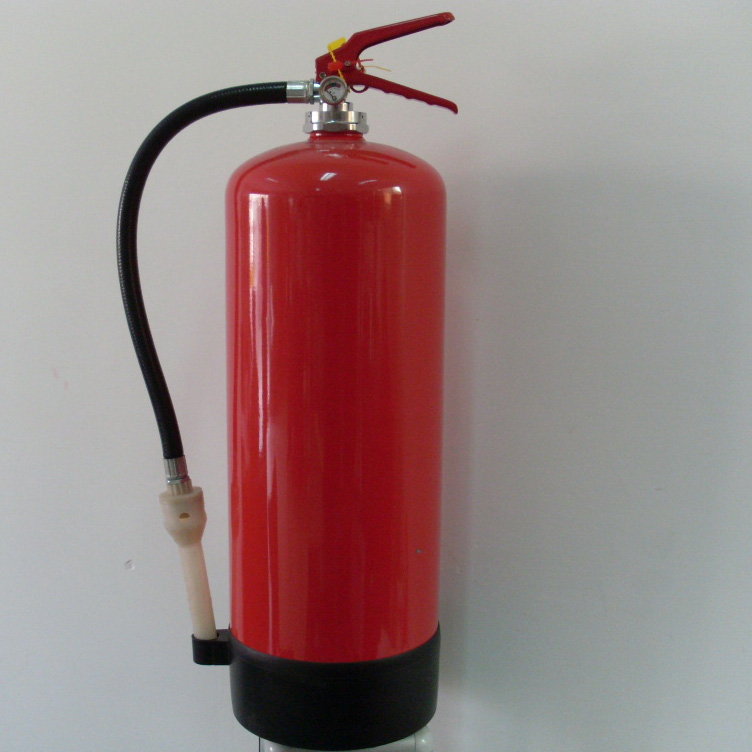 Foam fire extinguisher
