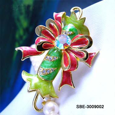 very charming  chrismas  brooches