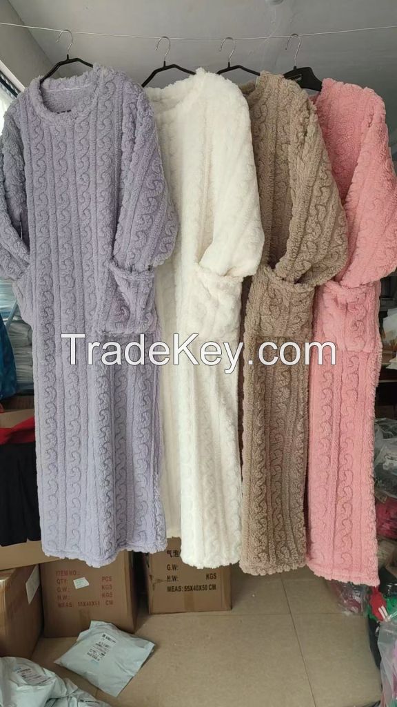 Women's Coral Velvet Thickened Home Clothes Loose and Warm Long Sleeve Knee Length Sleeping Robe