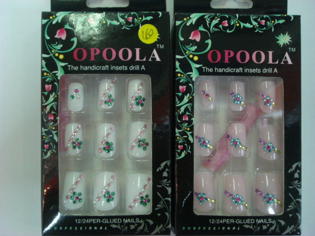 Nail Art with rhinestone