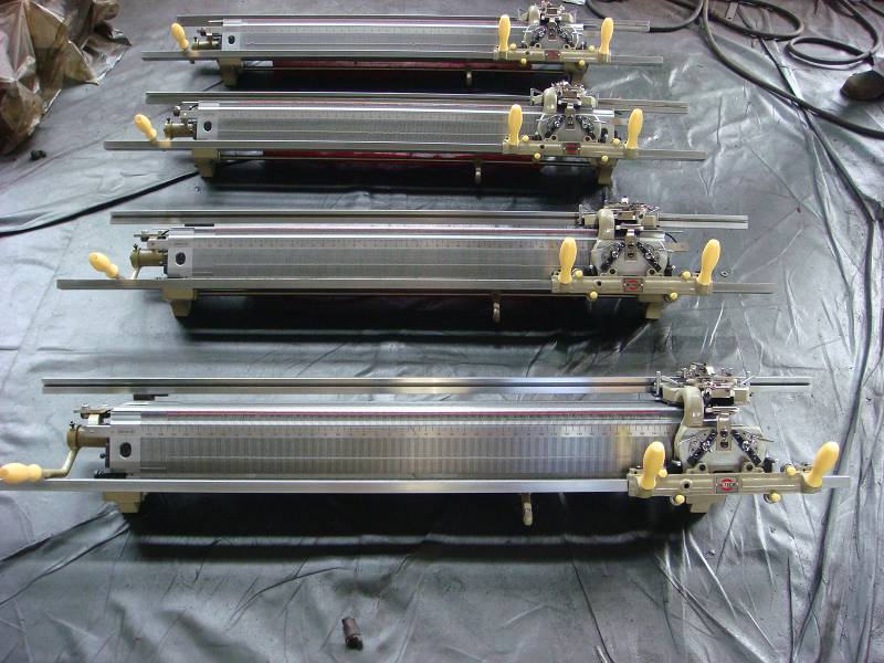 hand driven flat knitting machine