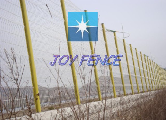 wire mesh fence