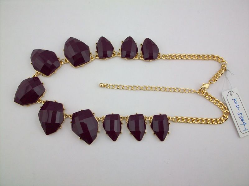 Faceted resin fashion neck jewelry 