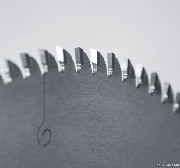 Thin-cut saw blades