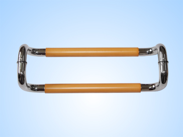 Timber &amp; Metal combination pull handle