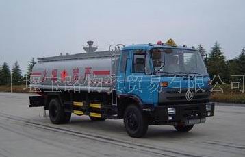 Oil tank truck