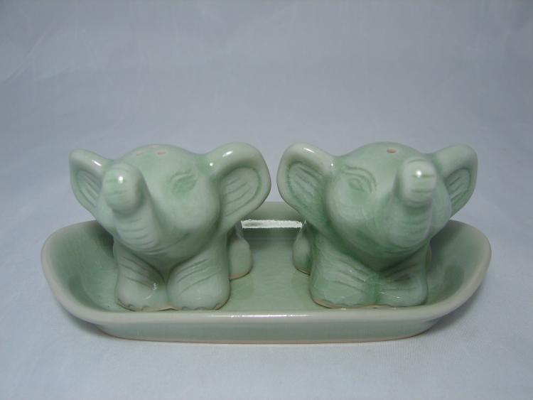 Salt & Papper shaker elephant