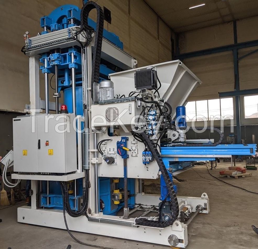 Mobile SUMAB E-12L machine for the production of the large concrete rings and pipes