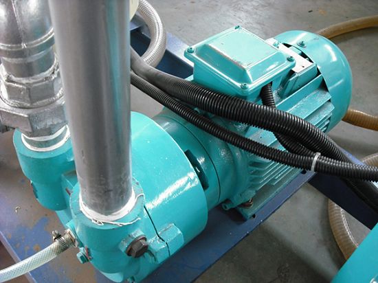 Water loop vacuum pump