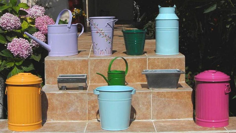 galvanized households ; buckets, pails, garbage bins, trash burners, cans