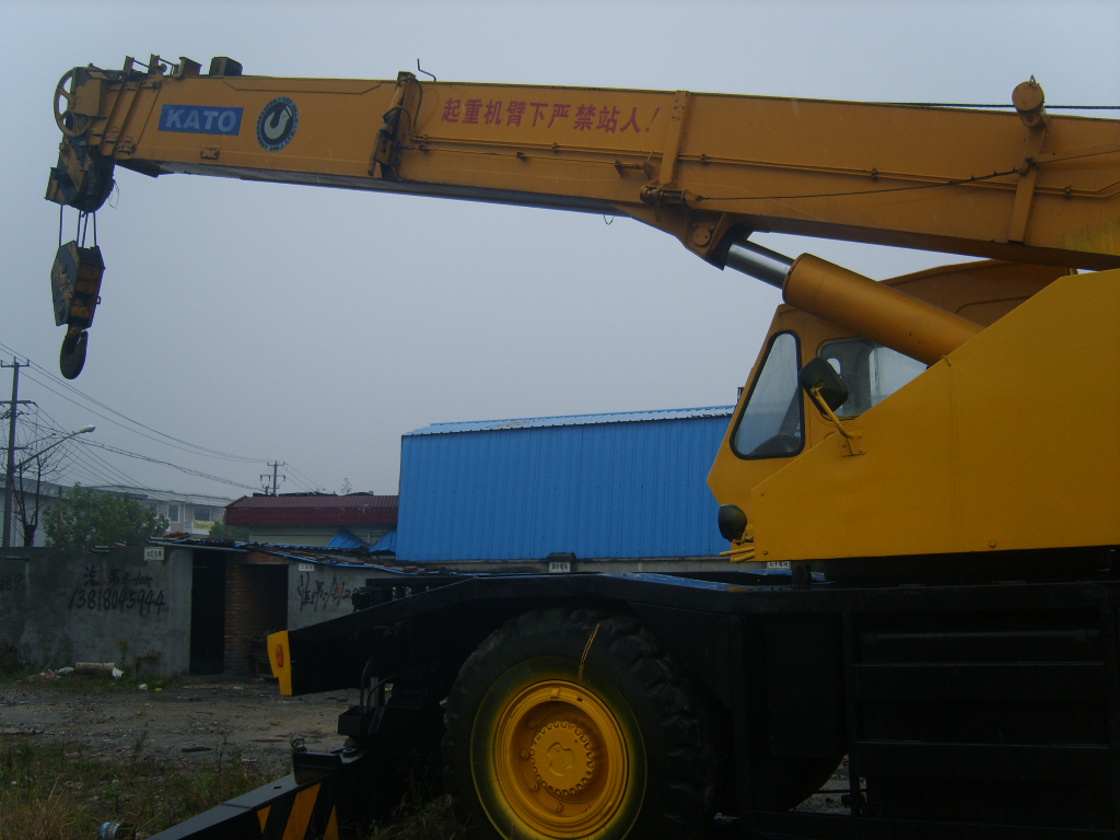 TADANO  30T  ROUGH  TERRAIN CRANE