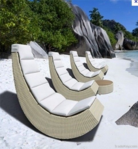 Outdoot rattan sun lounge