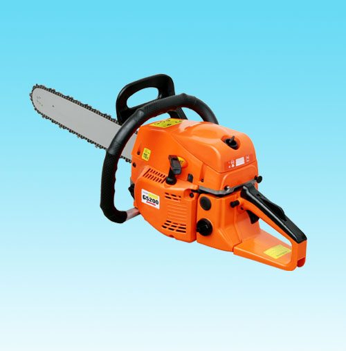 Gasoline chain saw /cutting trees saw