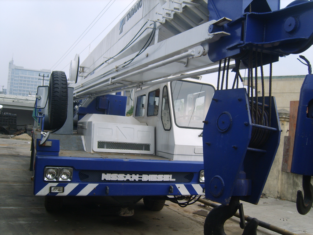 Sell TG-550E 55T TADANO CRANE