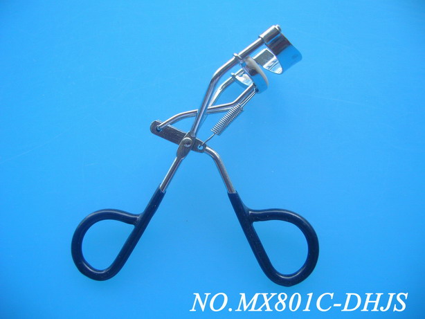 eyelash curlers