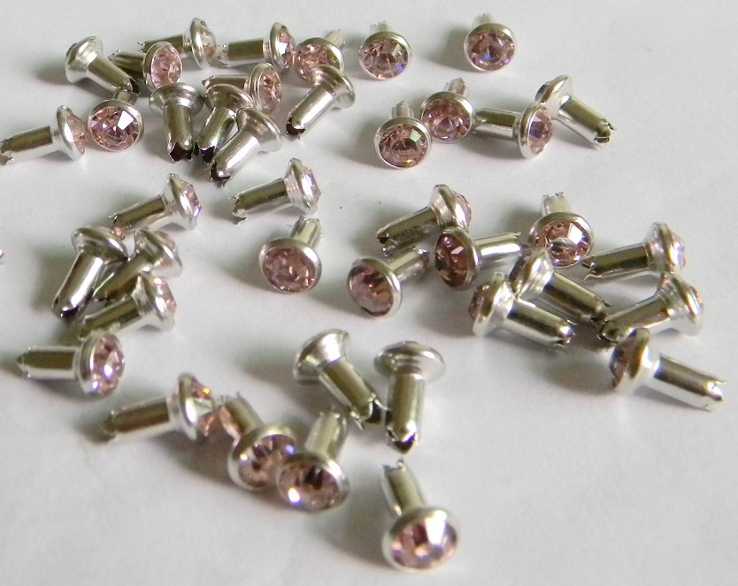 Single rhinestone rivet RV6-4.5