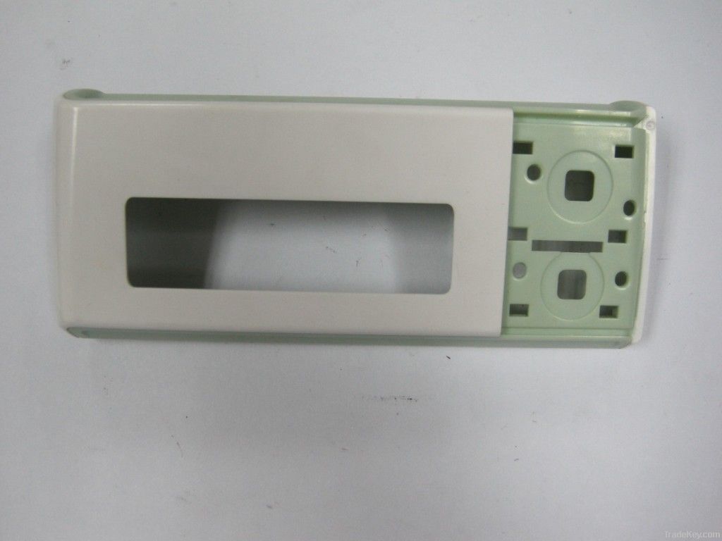 Plastic injection mold