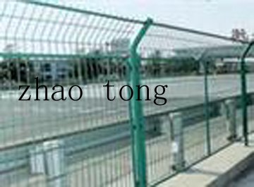 wire mesh fence