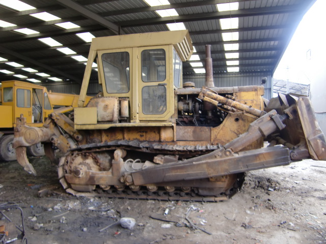 sell used komatsu dozer D85A