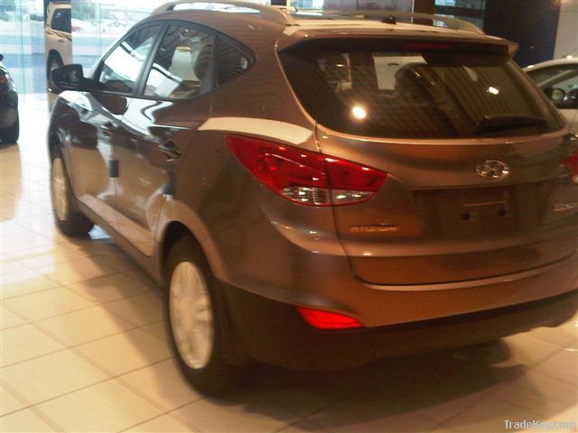 Hyundai Tucson-2.0 2WD 2012 Model/Basic With Alloy Wheel