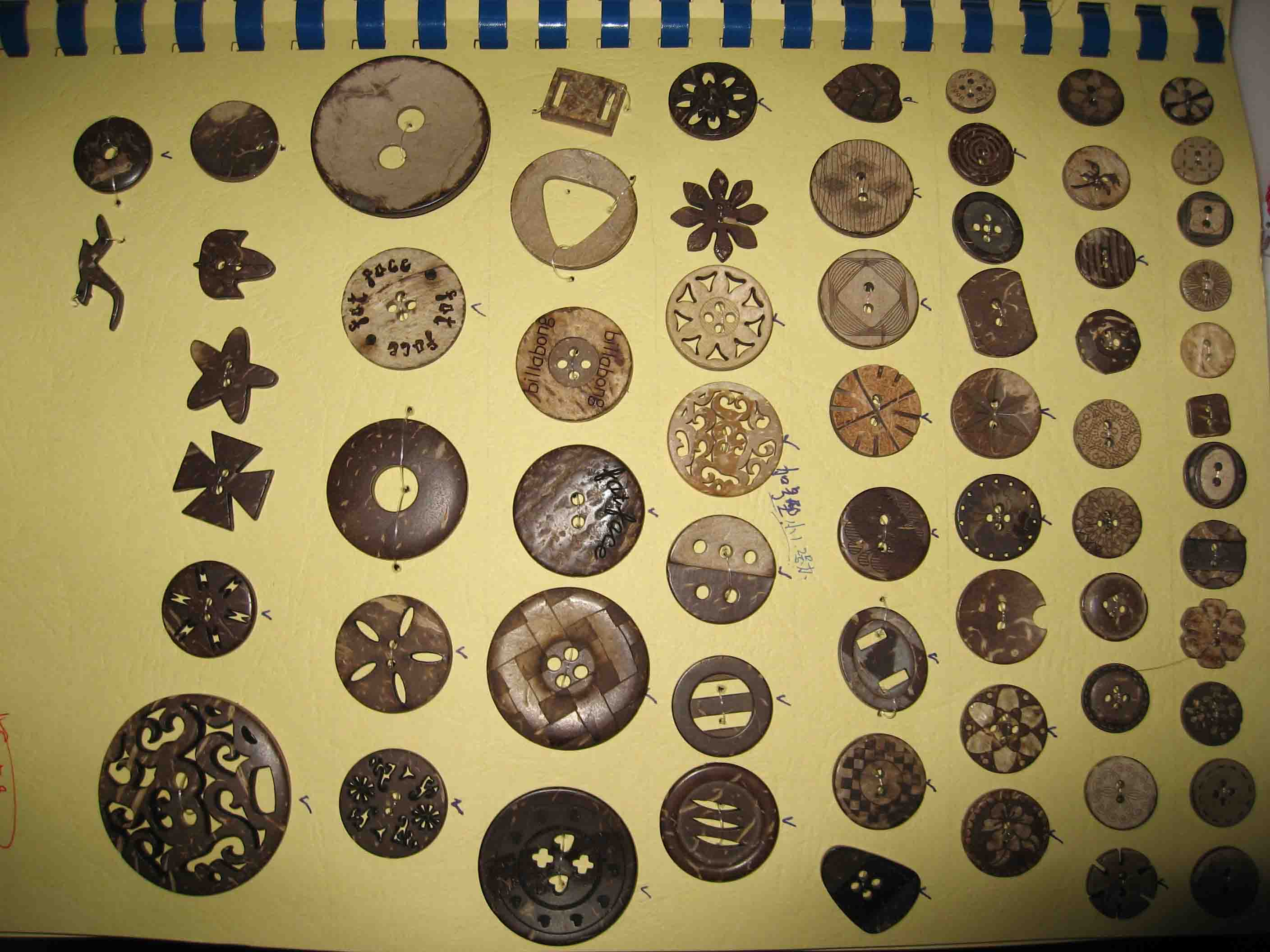 coconut buttons ,shell buttons