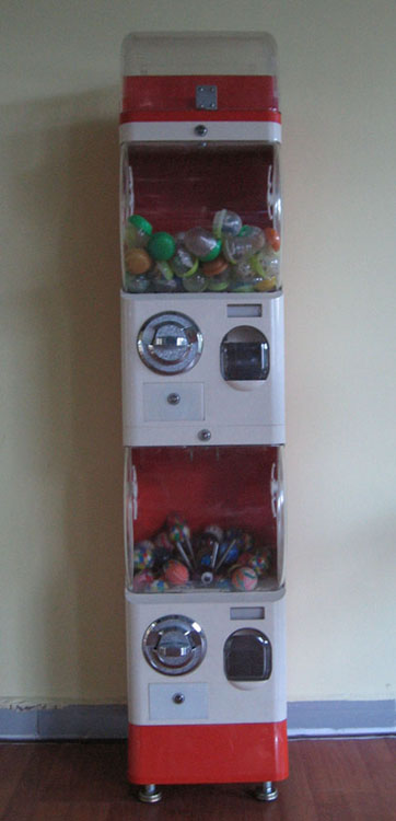 capsule toy vending machine