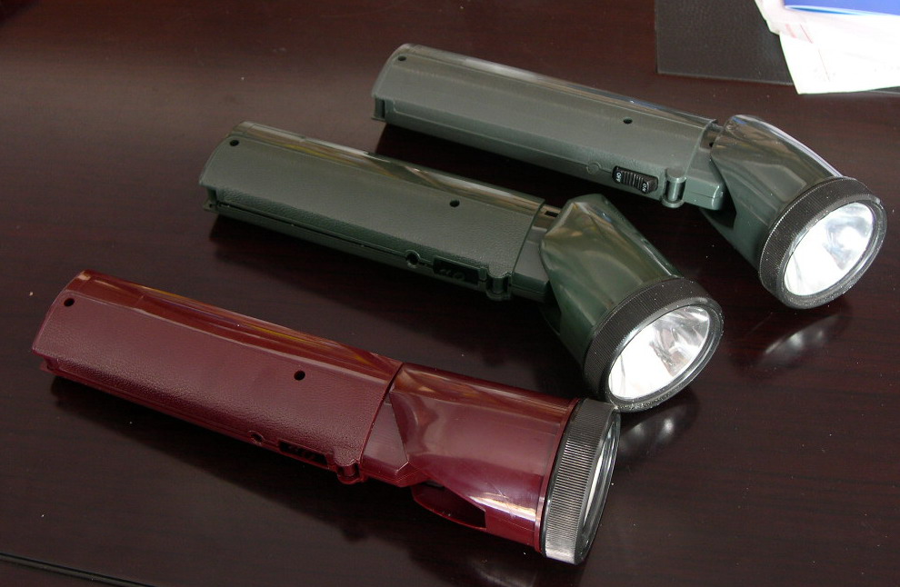 Rechargeable flashlight