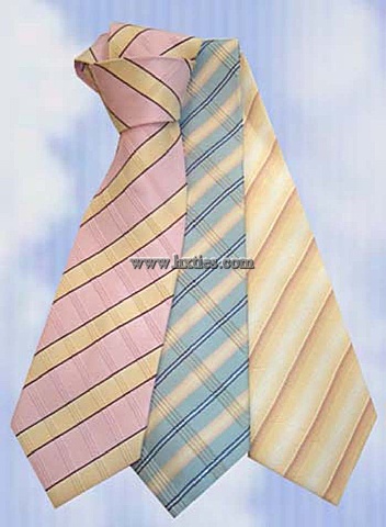 Polyester jacquard tie