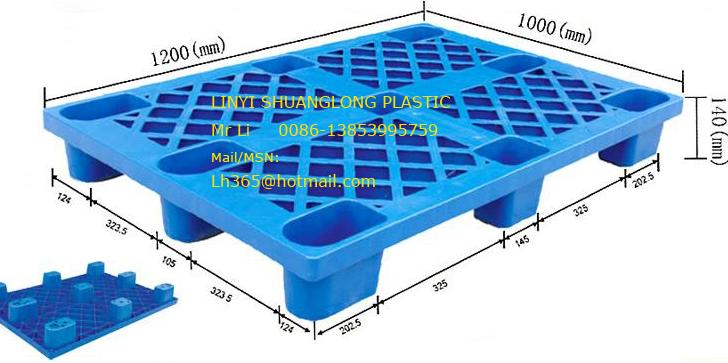 plastic pallets