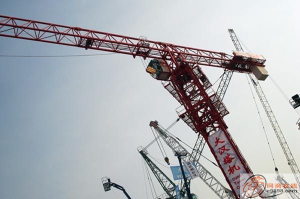 Tower Crane QTZ160(6516) Flat top or not