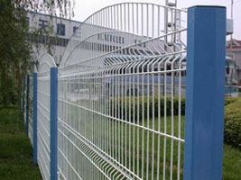 Welded mesh fence