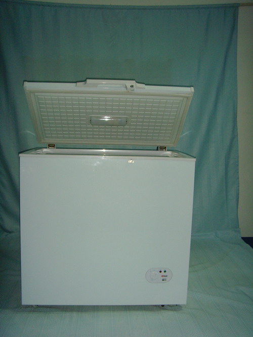 Inner light top opening single door freezer