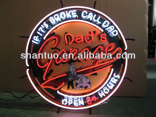 Dads Garage neon sign