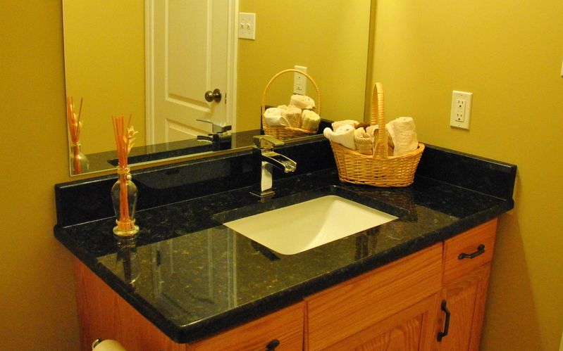 Quartz Countertop for Washrooms