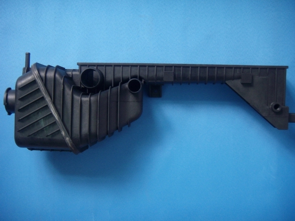 Auto plastic radiator tank