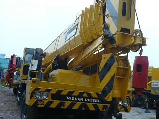 sell used truck crane tadano 80 tons