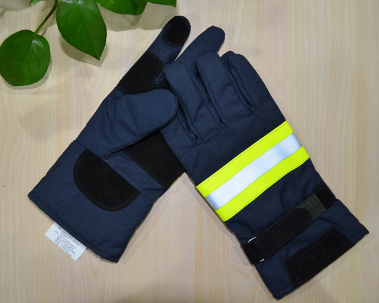 Firefighting glove &amp; hood