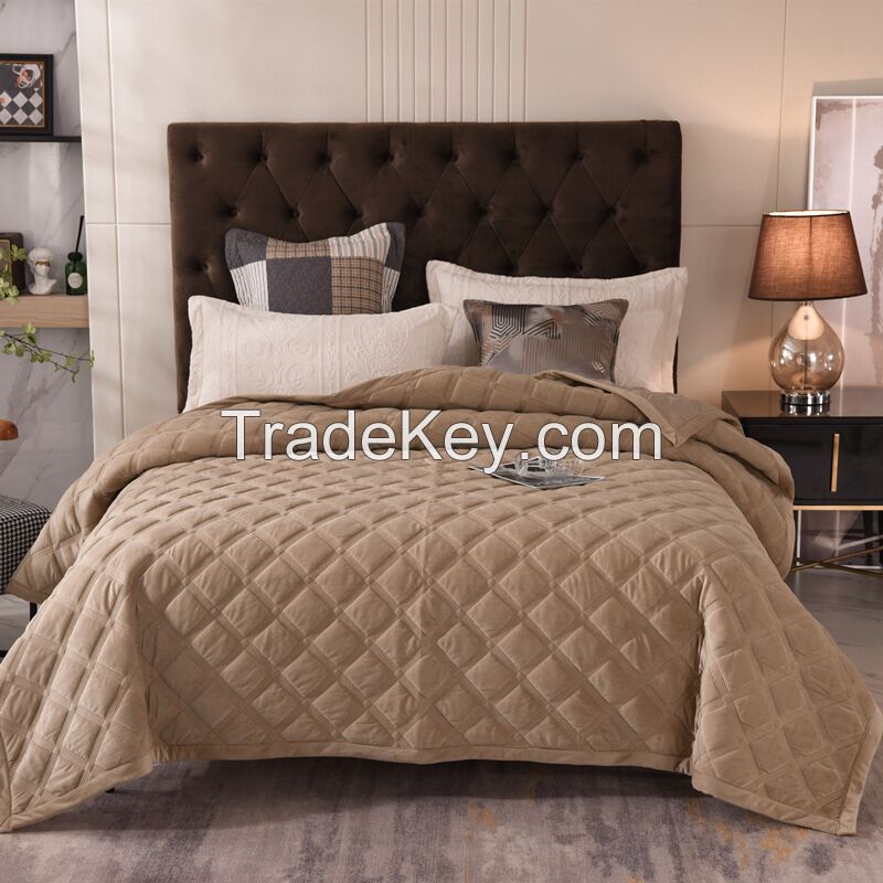 Wholesale Ultra Soft Velvet Bedspread Cozy Warm Stitching Quilt Classic Bed Blanket for All Season