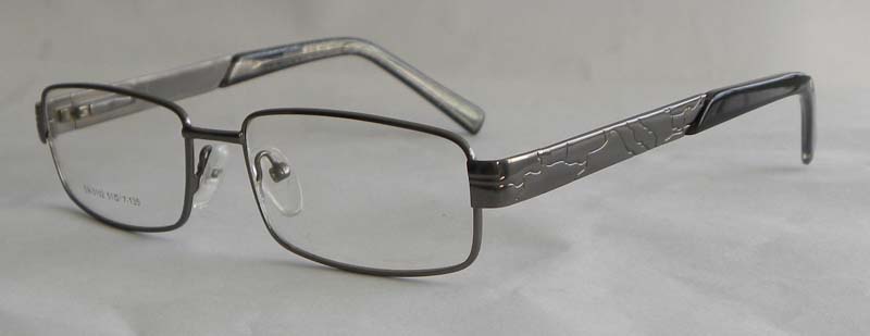 metal eyewear