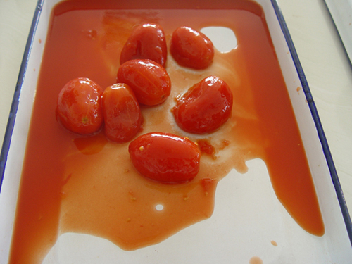 Canned peeled tomato