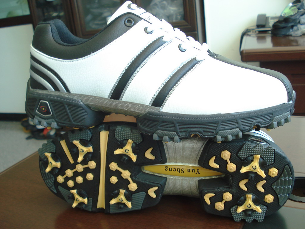 golf shoes