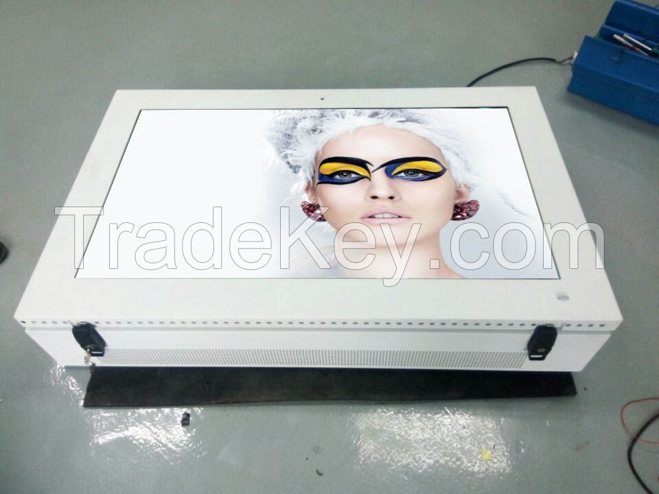 Outdoor digital signage 43"