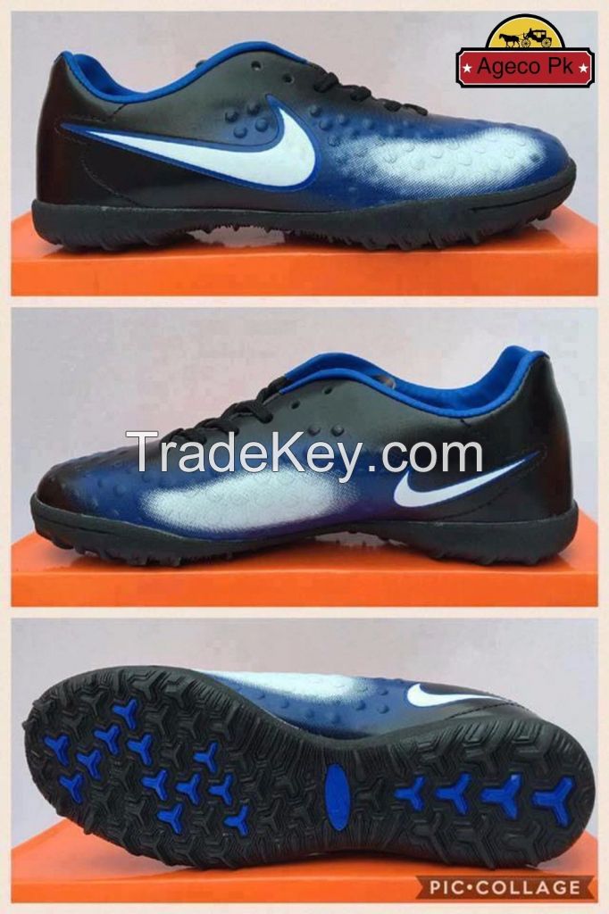 Nike Soccer shoes Performance Indoor Court Soccer Shoes Cleats NEW WITH BOX