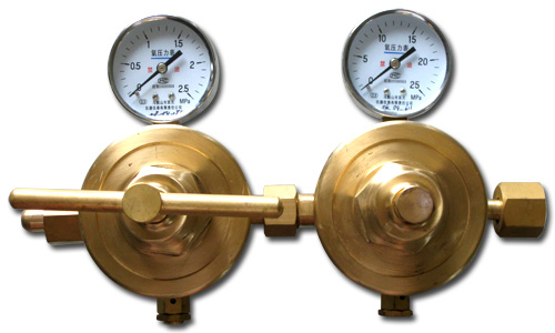 dual stage gas regulator