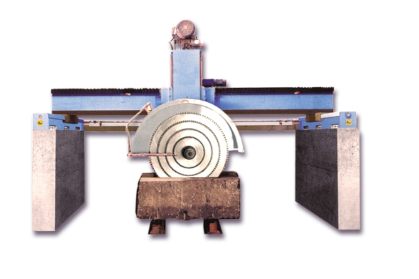 Block cutting machine