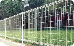 wire mesh fences