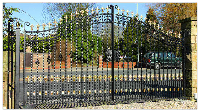 CUSTOM WROUGHT IRON GATE BY HANDMADE